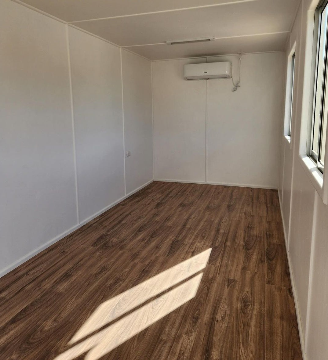 Contenedor maritímo Oficina 24m² ( Ref: 10882 )